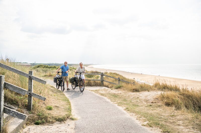 Küstenradweg durch die Dünen (c) Boumediene Belbachir